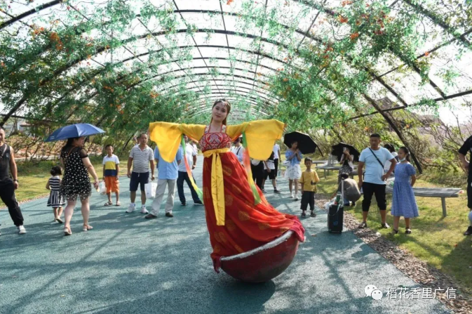 廣信區(qū)國慶期間旅游熱、消費(fèi)旺